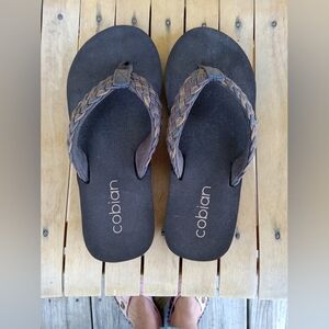 Cobian women's flip Flops Size 5-6
